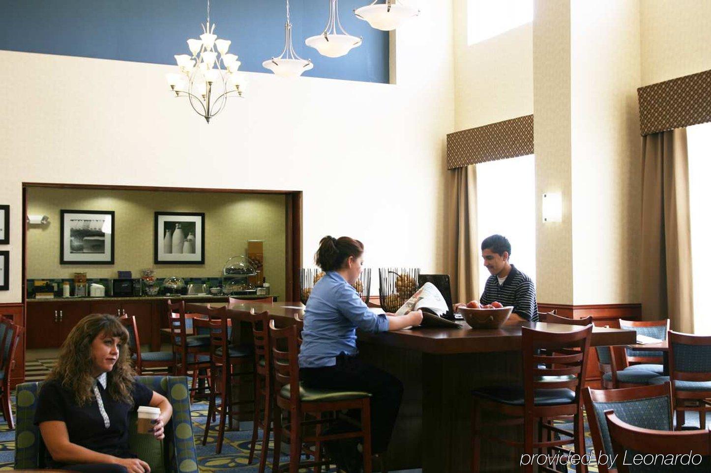 Hampton Inn & Suites Ridgecrest Restoran gambar