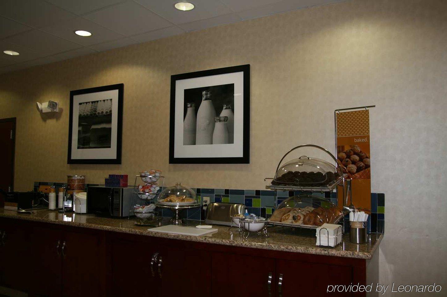 Hampton Inn & Suites Ridgecrest Restoran gambar