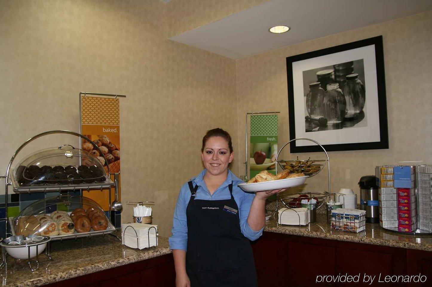 Hampton Inn & Suites Ridgecrest Restoran gambar