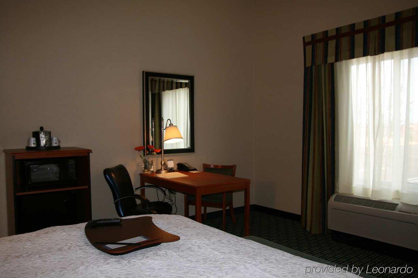 Hampton Inn & Suites Ridgecrest Bilik gambar