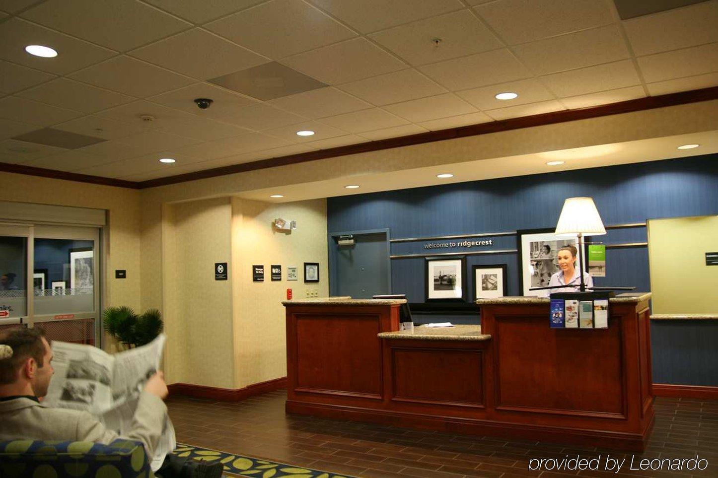 Hampton Inn & Suites Ridgecrest Dalaman gambar